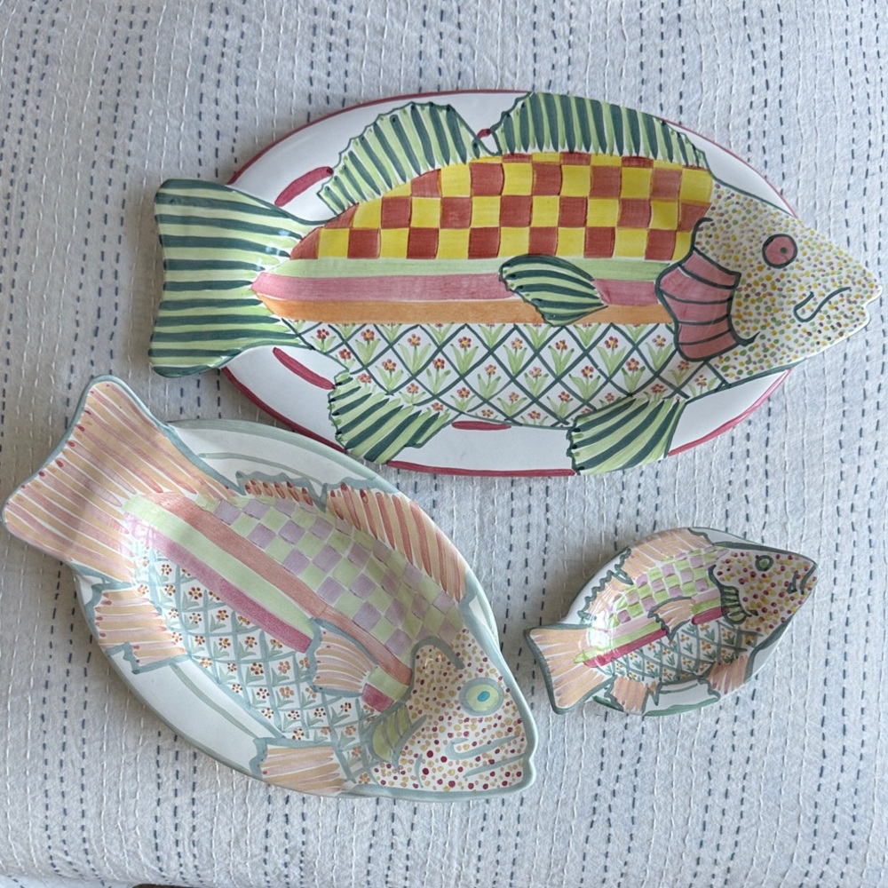 MacKenzie-Childs-Victoria and Richard 1995 Freckled Fish Plate